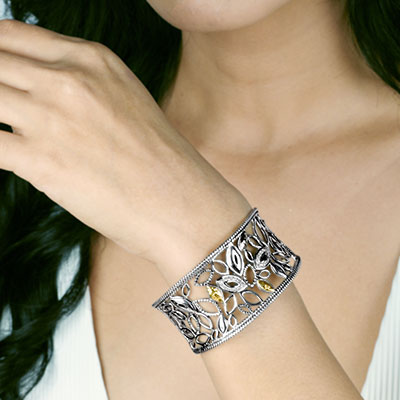 Gold & Silver bracelet, scale dragon chain round 6mm, spring lock with 18K gold hammer motif and white topaz pave stones